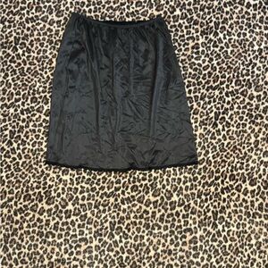 LACE SKIRT
